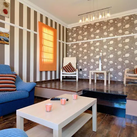 Comfortable In Tinajo With Swimming Pool וילה El Cuchillo