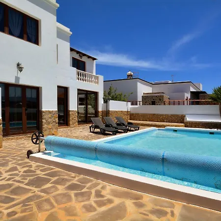 Comfortable In Tinajo With Swimming Pool El Cuchillo